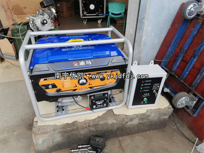 2022年7月12日，8KW汽油發(fā)電機組帶ATS柜發(fā)貨河池金城江