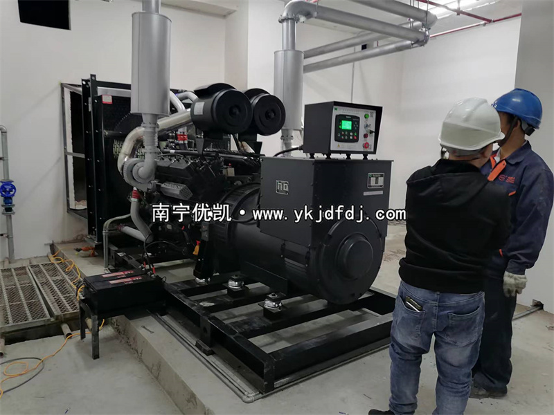 2023年11月17日，河池宜州項(xiàng)目550kw凱普柴油發(fā)電機(jī)組安裝調(diào)試