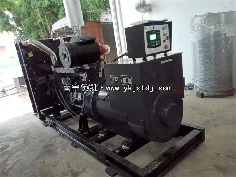 2024年3月14日，學(xué)校項(xiàng)目400kw凱普柴油發(fā)電機(jī)組安裝調(diào)試并通過驗(yàn)收