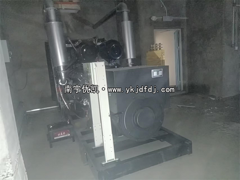 2024年3月25日，馬山高鐵站項(xiàng)目500kw凱普柴油發(fā)電機(jī)組安裝完成